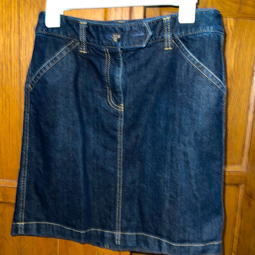 Ann Taylor denim skirt. Good condition.
